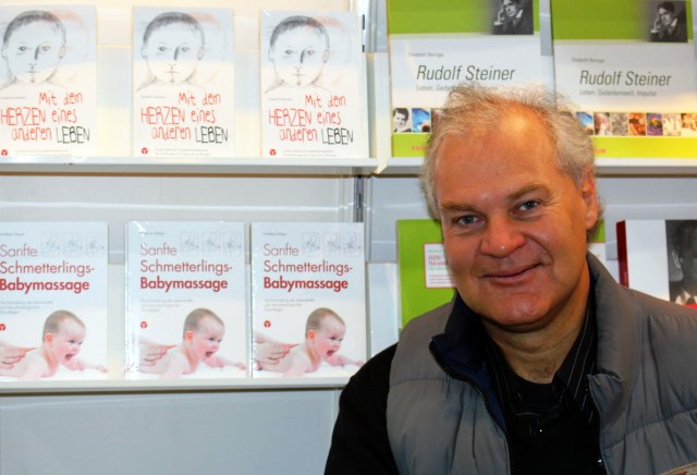 Andreas Meyer auf der Leipziger Buchmesse am Stand von Info3